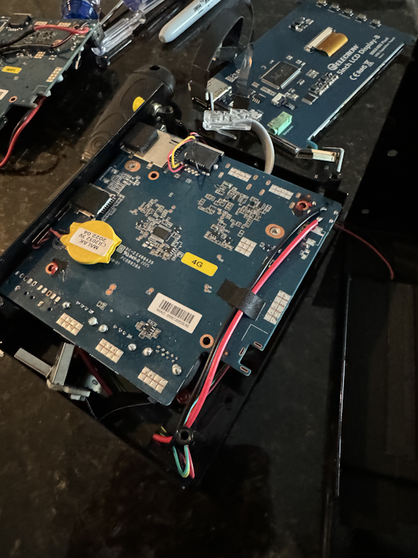 Device internals showing ARM processor and dedicated AI chipset